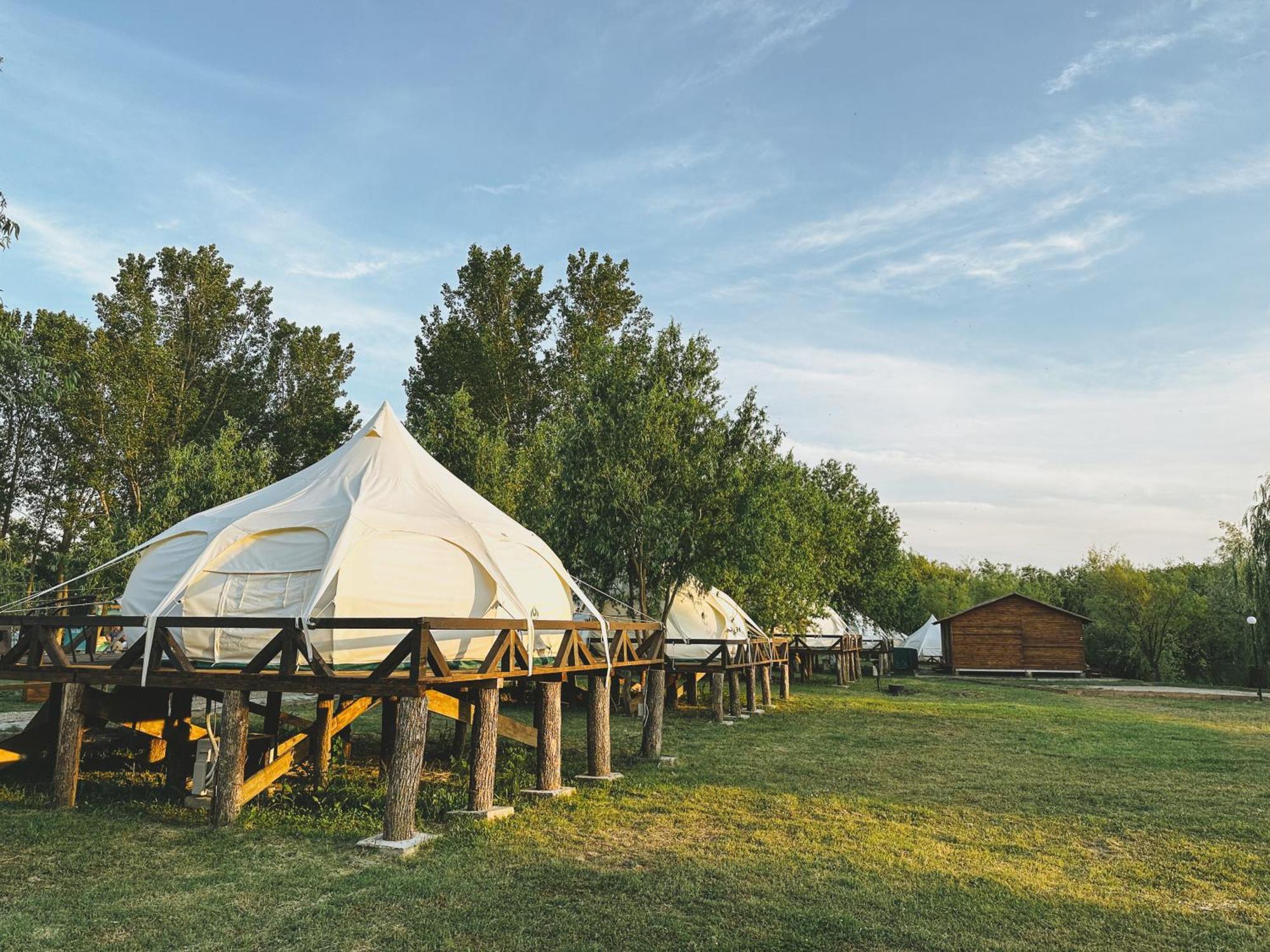 Hotel Zaga Zaga Sat Tecuci Exteriér fotografie
