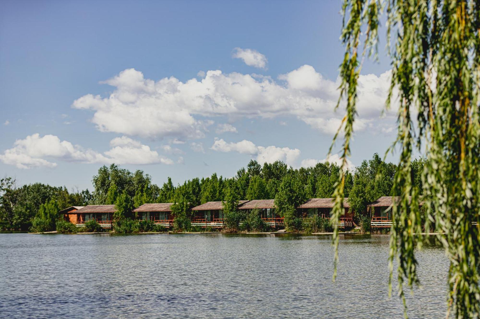 Hotel Zaga Zaga Sat Tecuci Exteriér fotografie